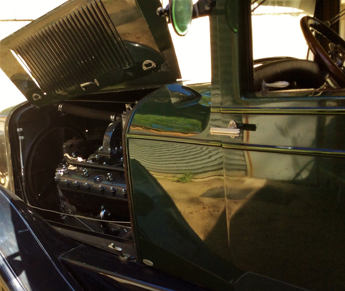 1924_Lincoln_Judkins_Coupe_Engine