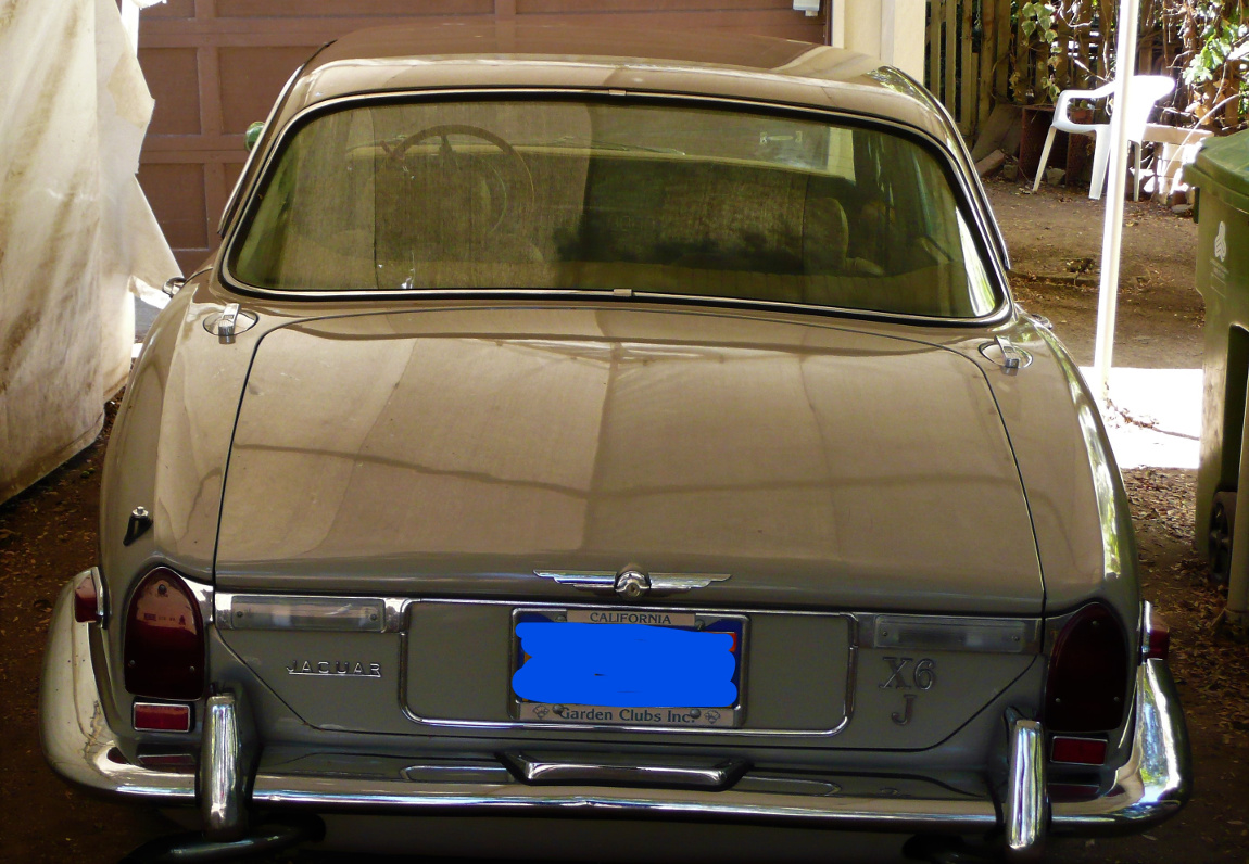 1971_Jaguar_XJ6_Sedan