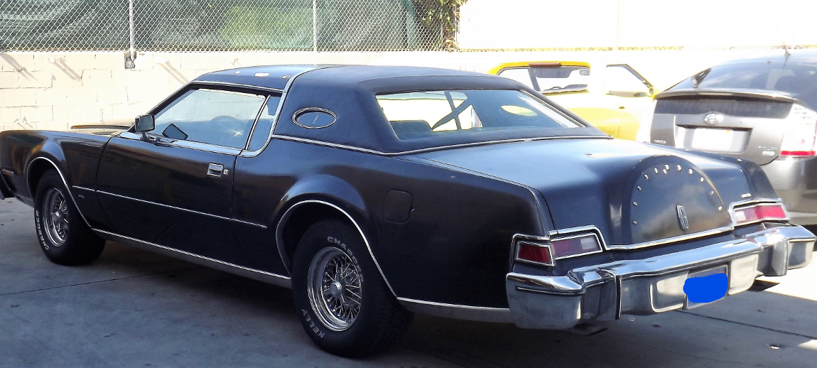 1975 Lincoln_Mark_IV_Continental_Back_Windshield_Black_Lincoln