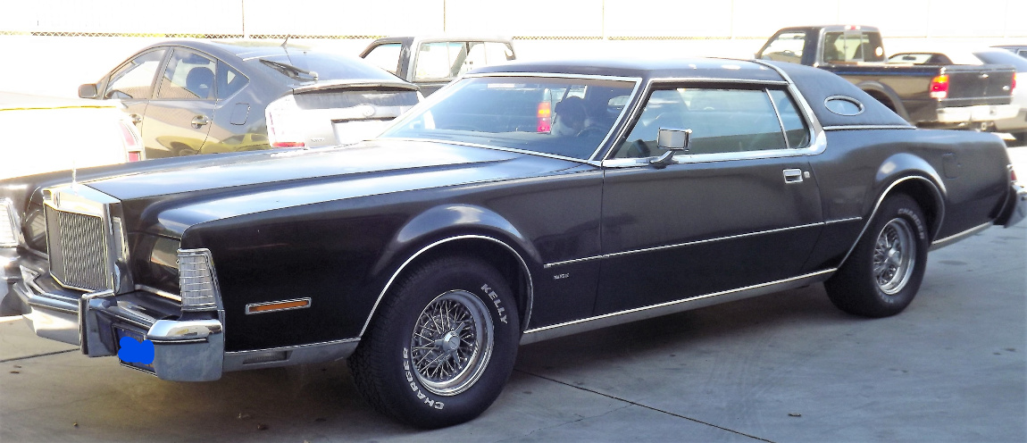 1975 Lincoln_Mark_IV_Continental_Back_Windshield_V8_Engine