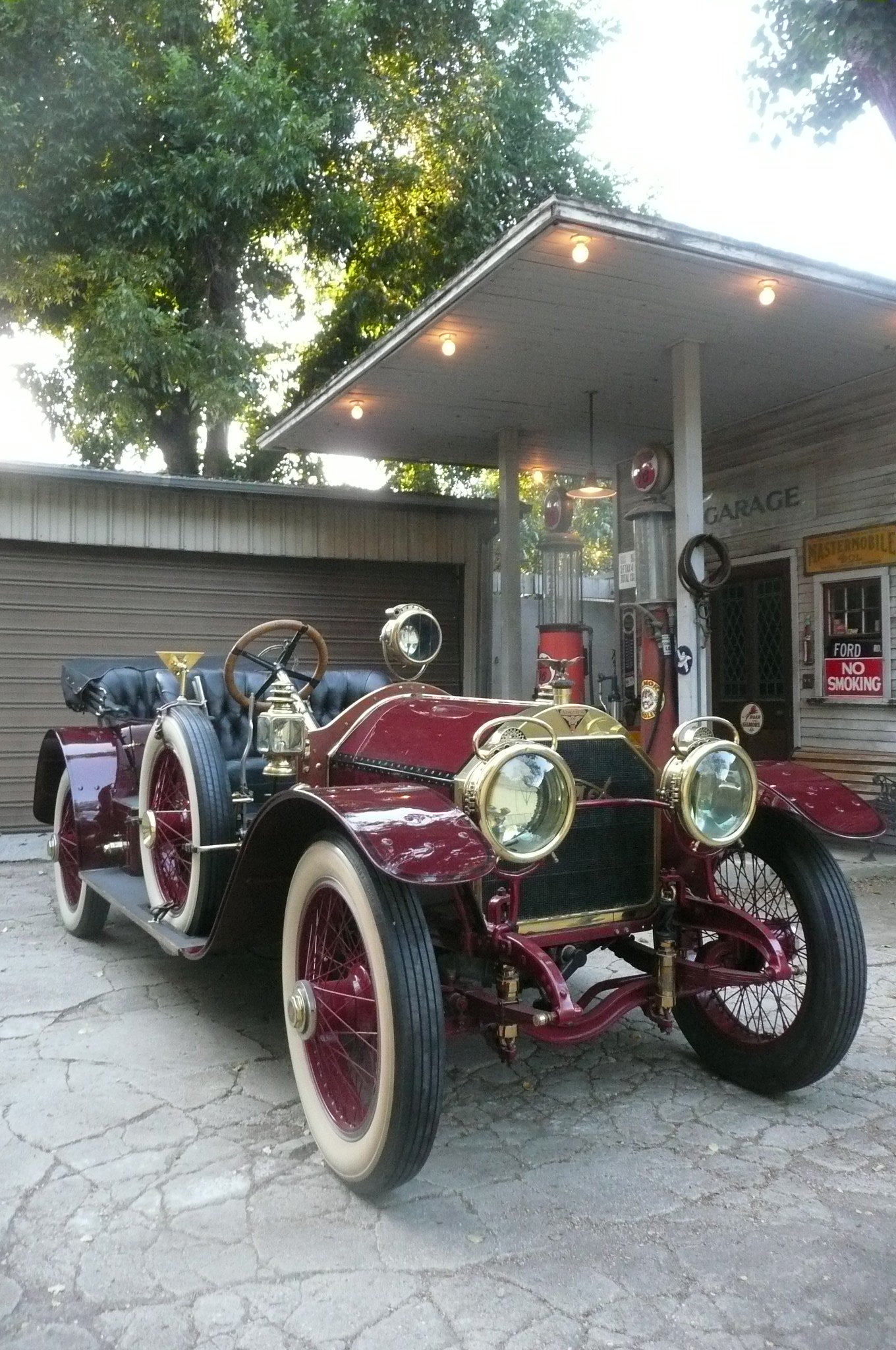 Simplex in front of the old gas station at yesteday ranch