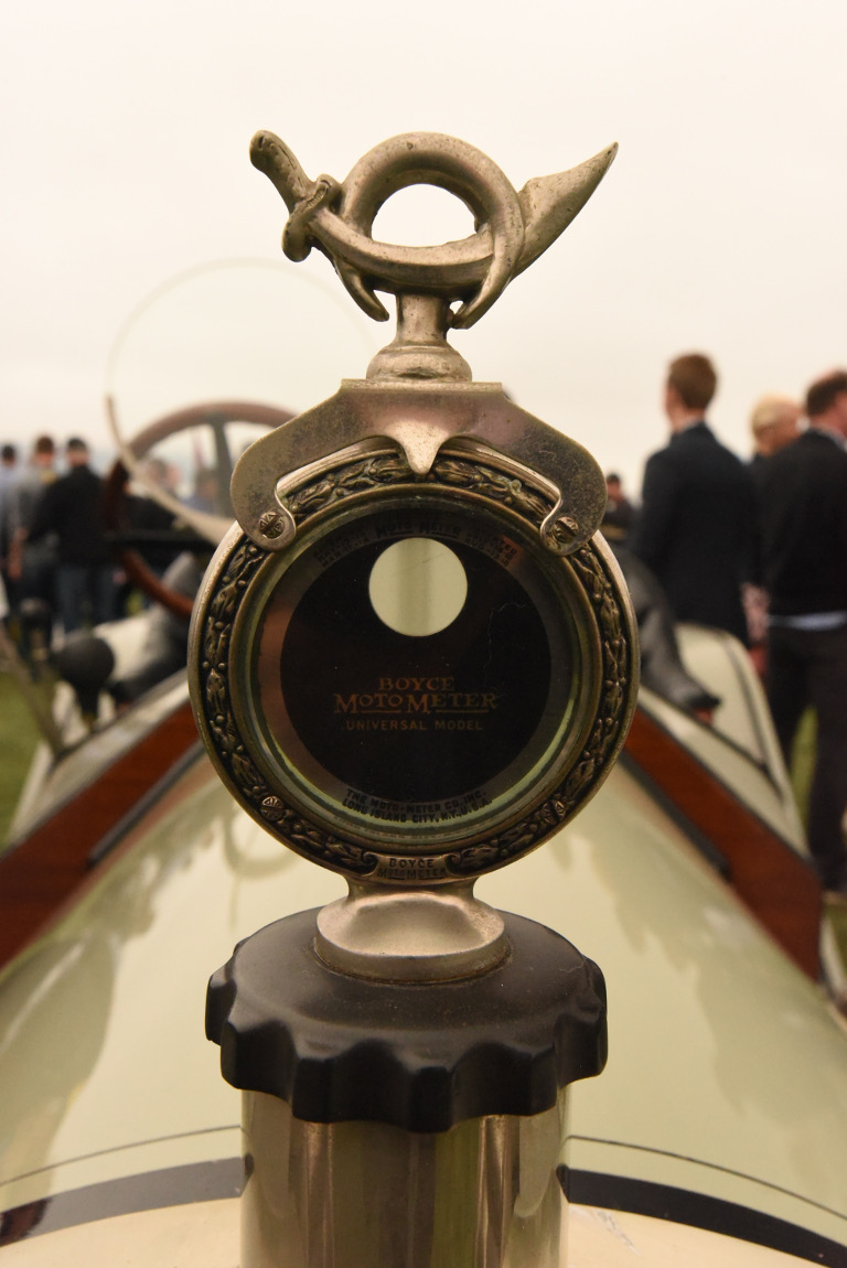 Pebble_Beach_2016_1912_Moon_30_Raceabout_RADIATOR_CAP