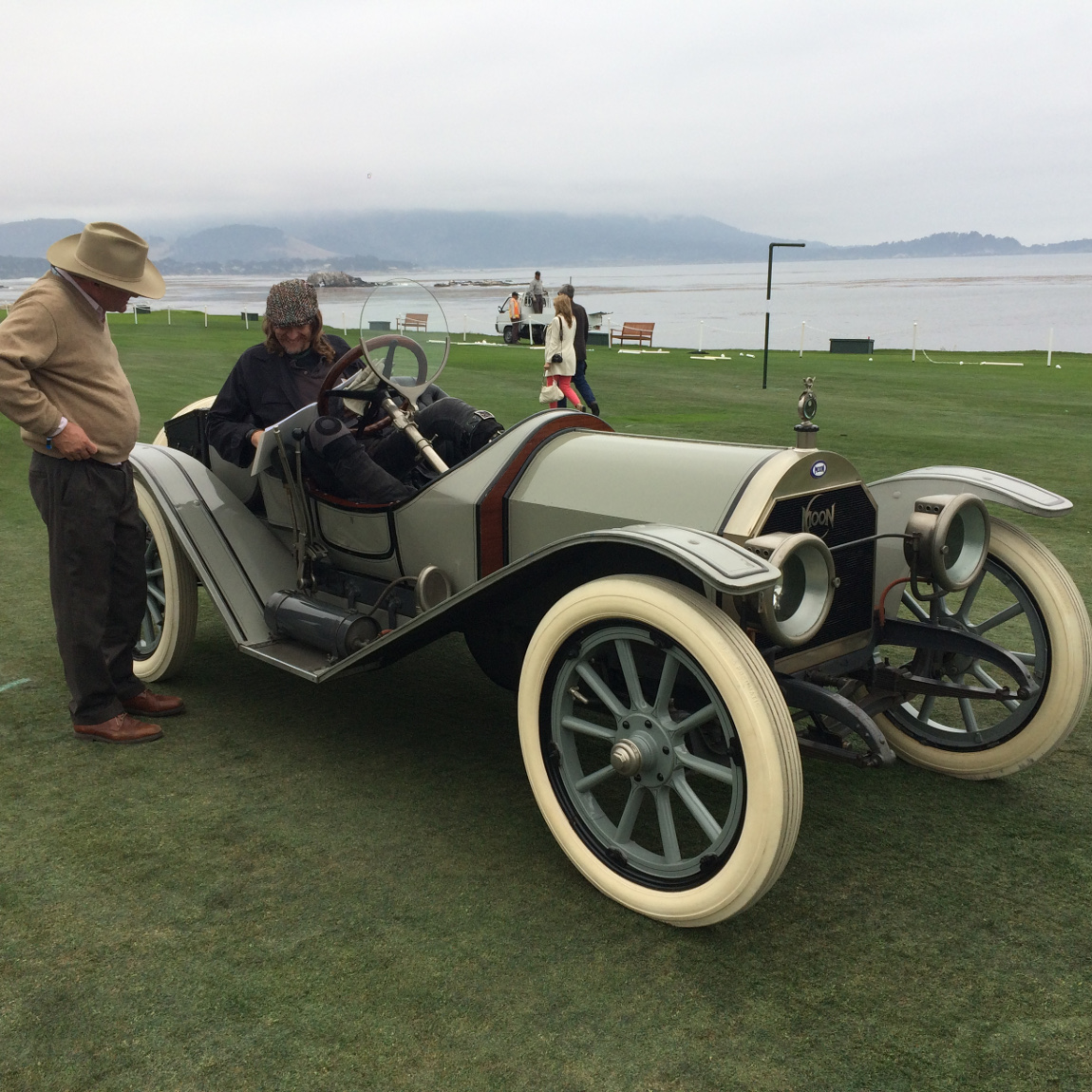 Pebble_Beach_2016_1912_Moon_30_Raceabout_THE_EMPTY_FIELD